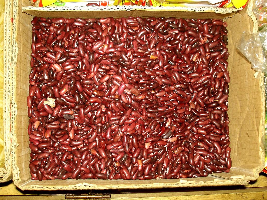 Dried kidney beans in a box, CC0 1.0