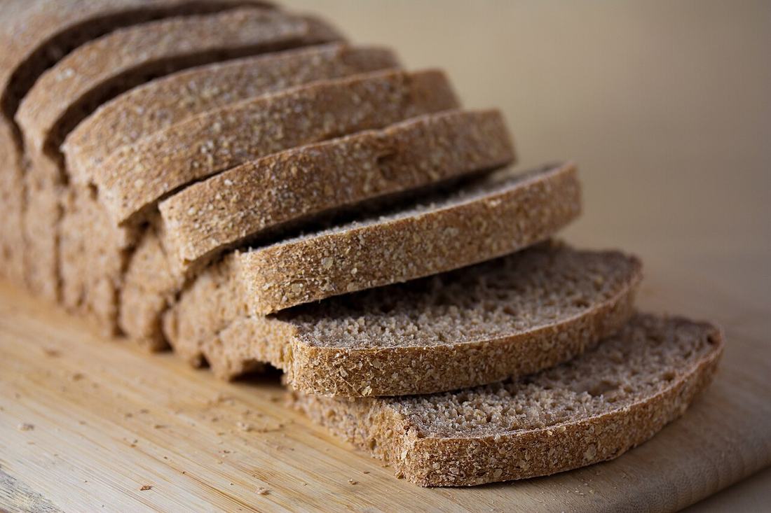 A sliced loaf of whole wheat bread, CC BY-SA 2.0