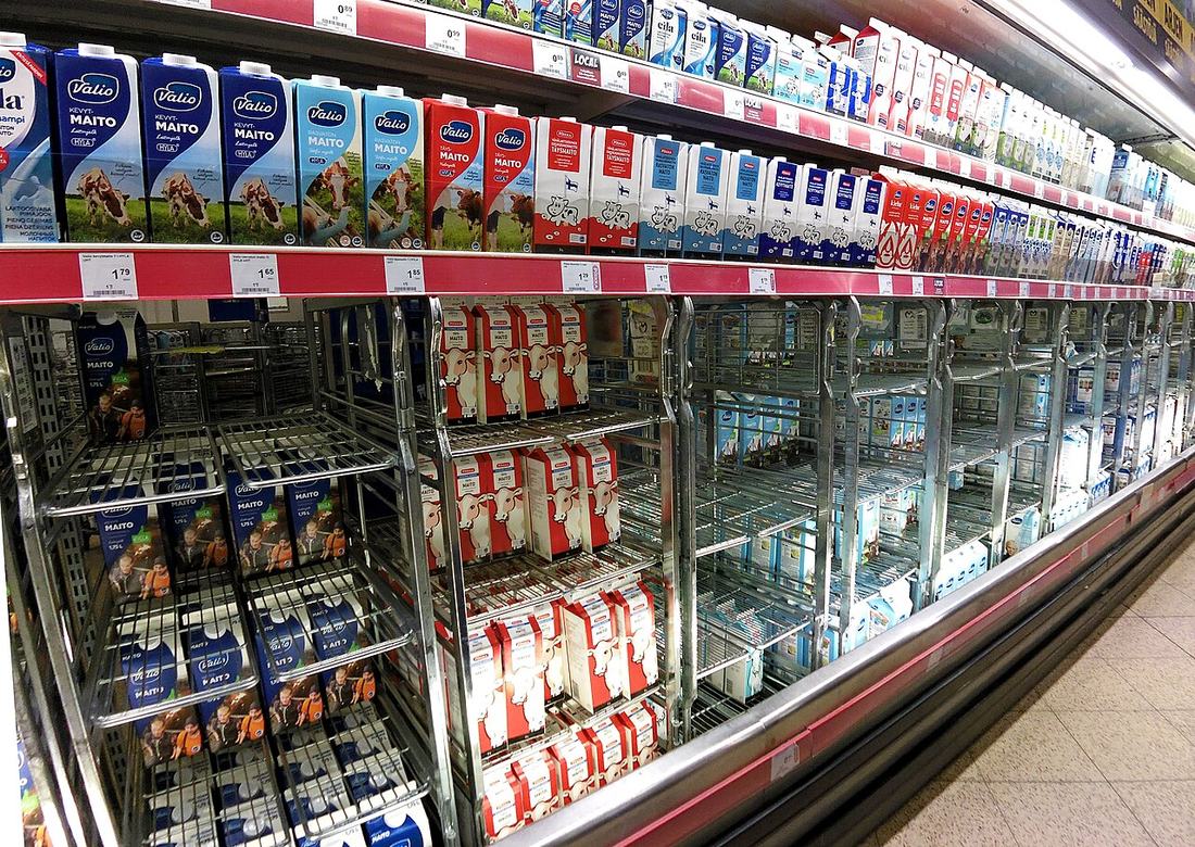 Milk and dairy products in a grocery aisle, CC BY-SA 4.0