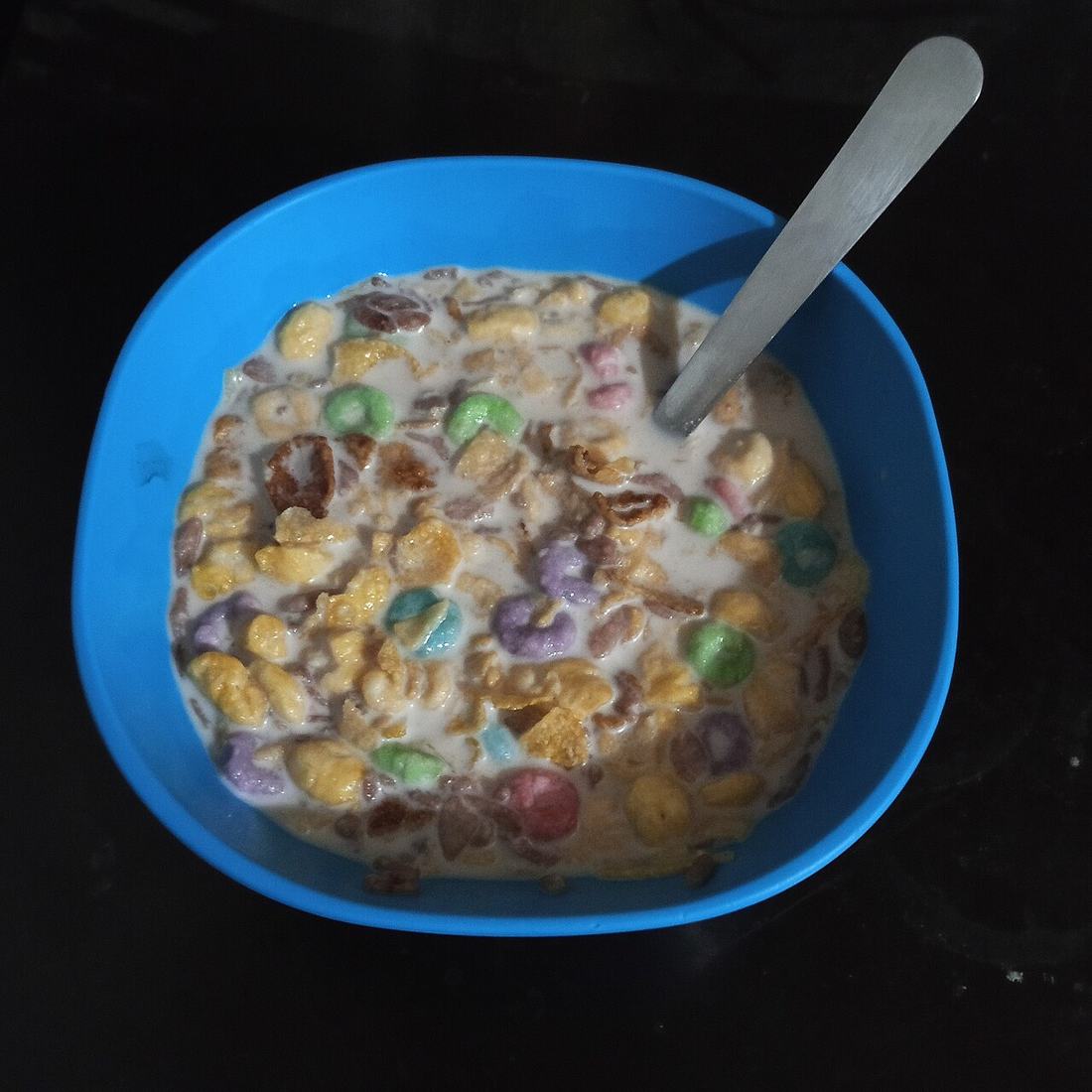 A bowl of mixed breakfast cereals, CC0 1.0