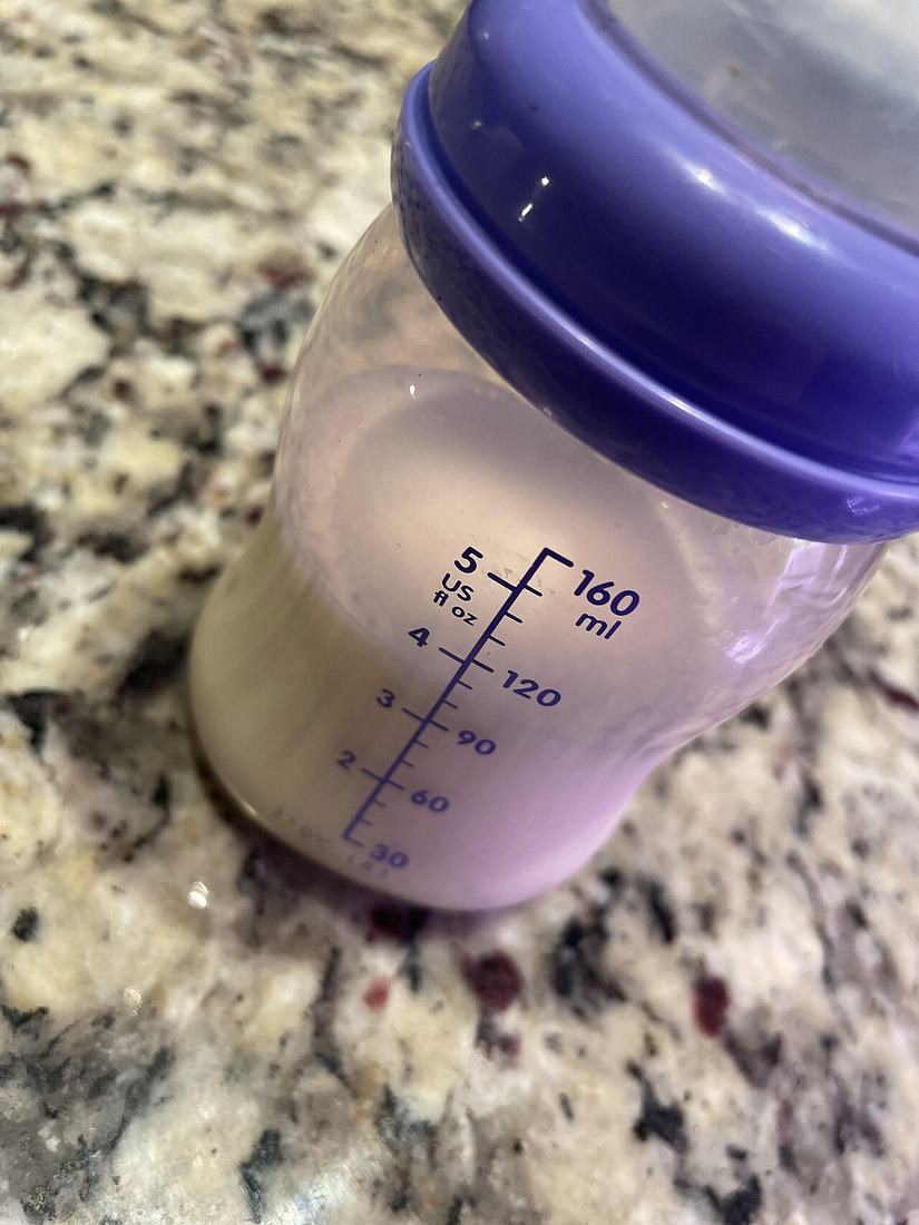 A baby feeding bottle, CC BY-SA 4.0